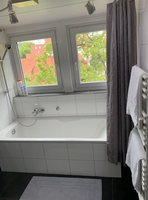 Private spa tub