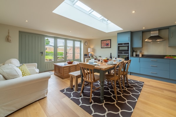 Picarini, Burnham Overy Staithe: Open-plan living area