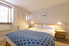 Bedroom with king size bed