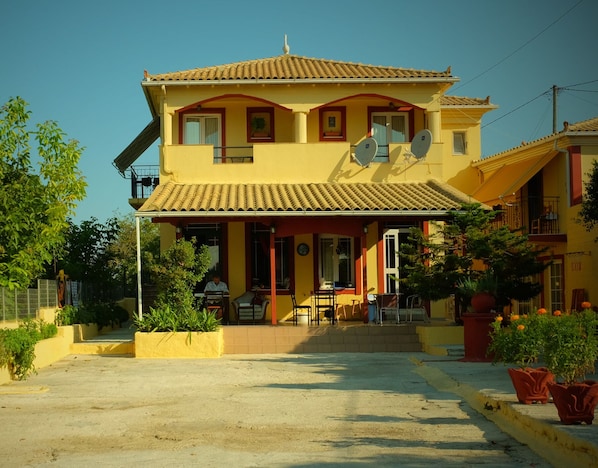 Bossanovolima building from the road. The studio is  on the 1st floor.Top left.