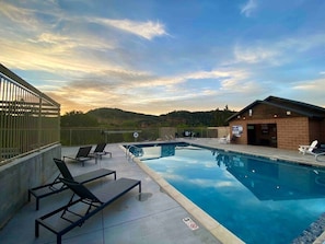 Resort Pool 2 with 2 hot tubs and a guest laundry area.
