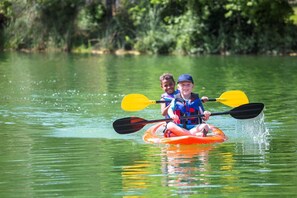 Kayaking and Canoes Available to Guests for Free