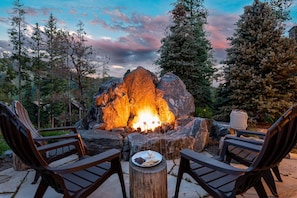 Time for s'mores at the firepit! *for warmer month usage only