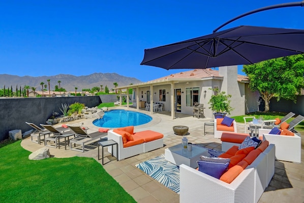 Beautiful Heated Pool & Spa to welcome you to Cathedral City