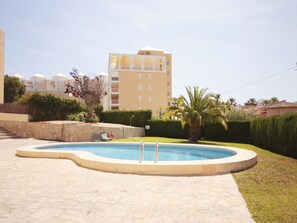 Garden and swimming pool