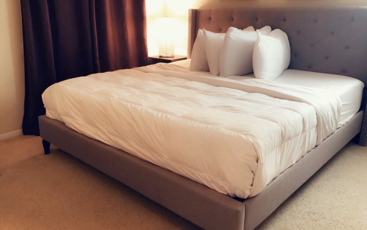 Welcoming Home & Community near DC(Free Garage Parking, WIFI, & COFFEE
