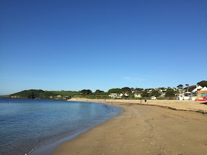 Gyllyngvase Beach - 2 minutes walk from  the property