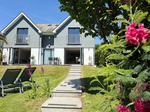 No.10 Falmouth - Sleeps 6