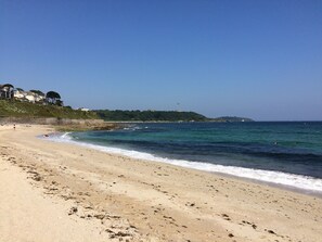 2 minutes walk from Gyllyngvase Beach