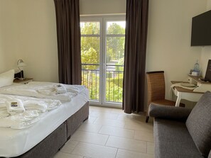 Zimmer 1 3 5 7 mit frz Balkon
