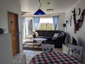 Blick zum Wohnzimmer