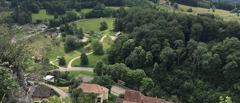 Gîte sundgau☆☆☆☆Maison des Fontaines vue du château de Ferrette