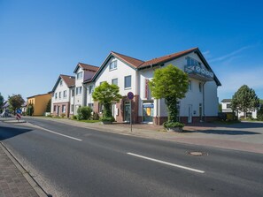 Das Haus Pappelwende von der Hauptstraße aus fotografiert.