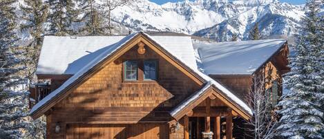 1.0-telluride-mountain-melody-winter-exterior