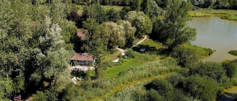 Le gîte dans son écrin de nature