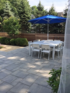 Pool house Outdoor table
