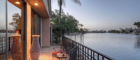 Beautiful lakefront patio