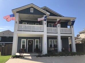 Two story spacious house full of Aggie tradition