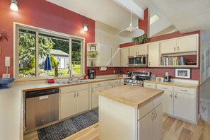 Full kitchen