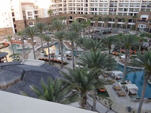7 pools on the resort.