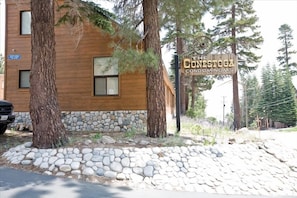 Conestoga Condos - Just down the hill from Canyon Lodge