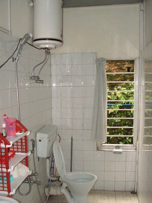 Main Room-Toilet