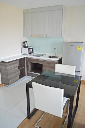 Beautiful 1 BR delux in Ekkamai soi 19