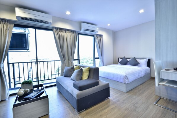 Beautiful 1 BR delux in Ekkamai soi 19