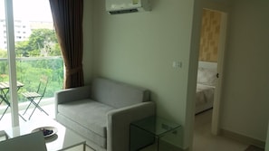 Lovely, but cheap 1 bed Condo in Jomtien