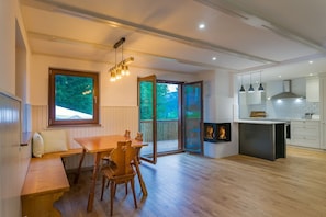 Chalet Savica - dining area and kitchen