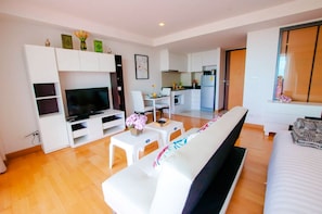 SeaViewPartial 1BR-Studio@RoccoHuaHin_5G