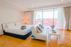 SeaViewPartial 1BR-Studio@RoccoHuaHin_5G