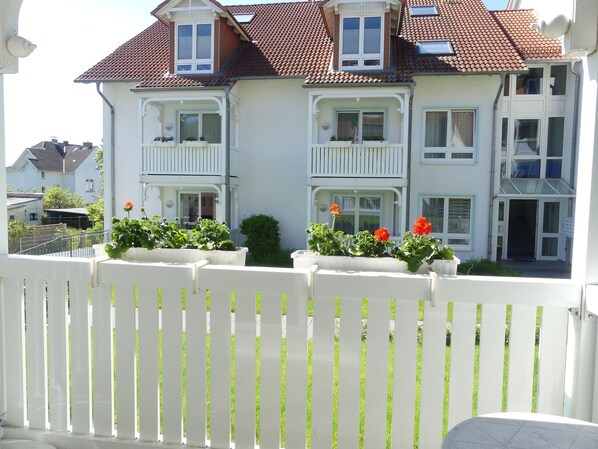 Möblierter Balkon (Beispielfoto)