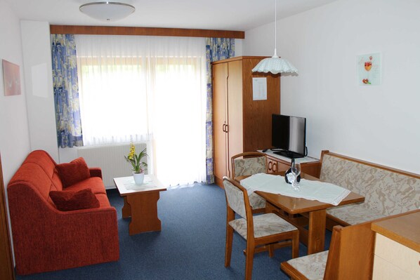 Wohnbereich der Ferienwohnung Bergkastelblick
