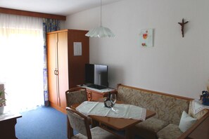 Sitzecke der Ferienwohnung Bergkastelblick