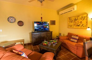 Living Room / AC / Ceiling Fan / Smart TV