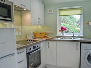 Well equipped kitchen | Tigh Beag, Troon