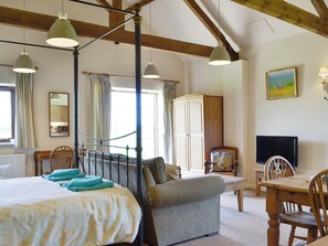 Spacious open-plan living areas | The Studio, Hinton, near Saxmundham