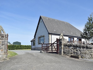 Detached holiday property | Lawford Lodge, Bonnybridge, near Falkirk