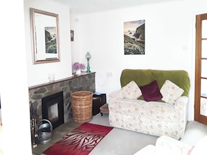 Living room | Shirley&rsquo;s Cottage, Middlezoy, near Bridgwater