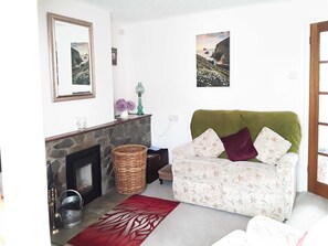 Living room | Shirley’s Cottage, Middlezoy, near Bridgwater