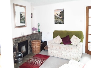 Living room | Shirley’s Cottage, Middlezoy, near Bridgwater