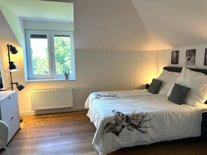 Schloss Studio WE 28