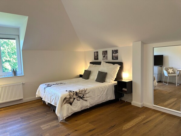 Schloss Studio WE 28