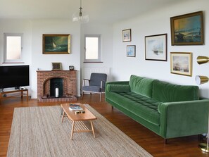 Open plan living space | Seaways, Lee-on-the-Solent, near Portsmouth