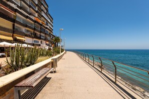 4- km Panoramic pedestrian promenade  right in front of our building 