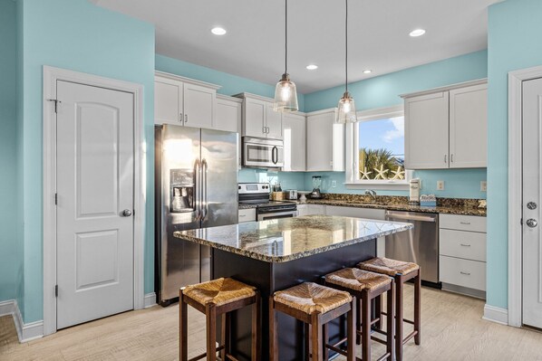 Kitchen w/ Bar Seating