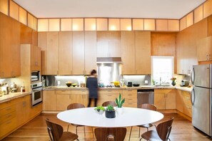 Very spacious kitchen, 12' ceilings. All modern appliances. 