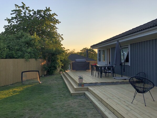 Sunny side terrace - sun-all-day