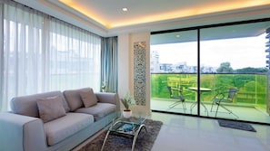 1BR Grand Suite w SofaBed@RoccoHuaHin_4G